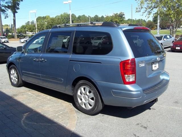 2007 Hyundai Entourage FWD 4dr Sport
