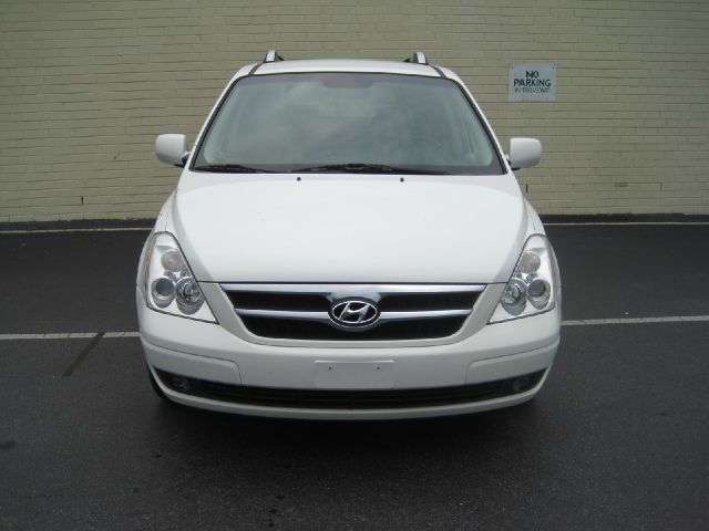 2007 Hyundai Entourage FWD 4dr Sport