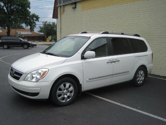 2007 Hyundai Entourage FWD 4dr Sport