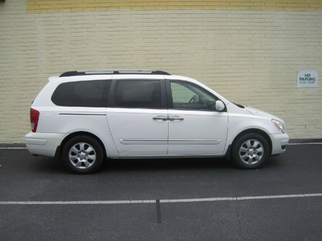 2007 Hyundai Entourage FWD 4dr Sport