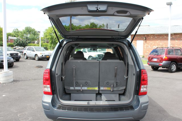 2007 Hyundai Entourage Unknown