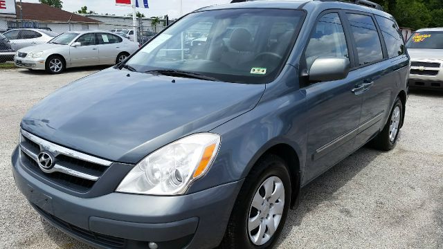2007 Hyundai Entourage T6 Sport Utility 4D