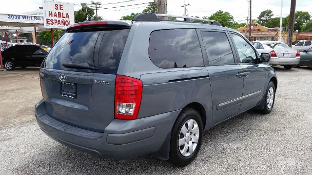 2007 Hyundai Entourage T6 Sport Utility 4D