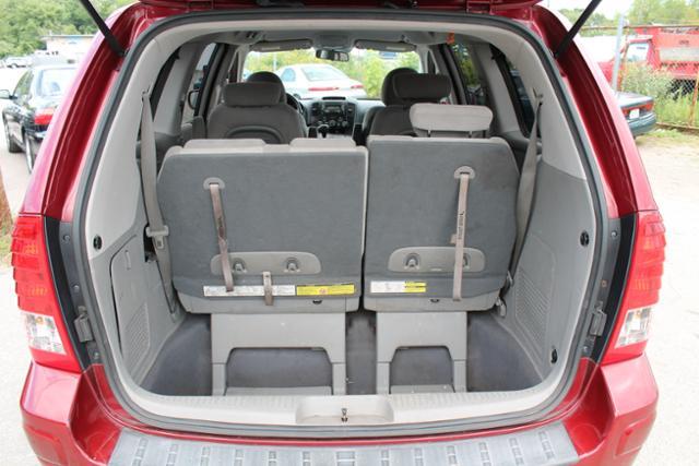 2008 Hyundai Entourage FWD 4dr Sport