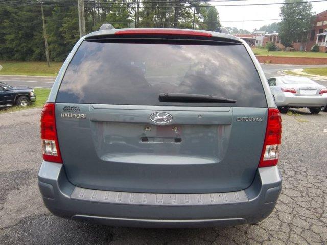 2008 Hyundai Entourage FWD 4dr Sport