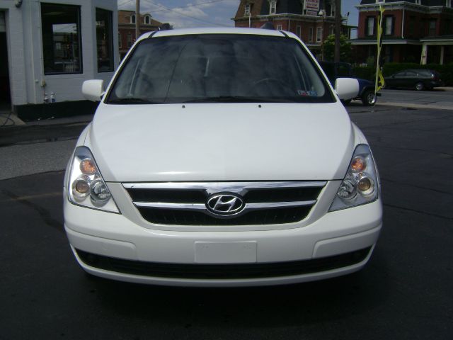 2008 Hyundai Entourage FWD 4dr Sport