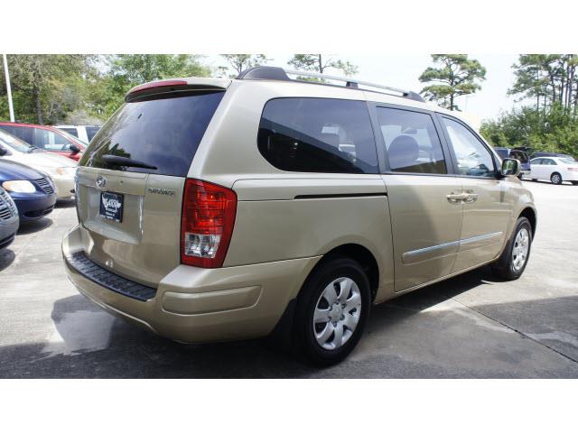 2008 Hyundai Entourage FWD 4dr Sport