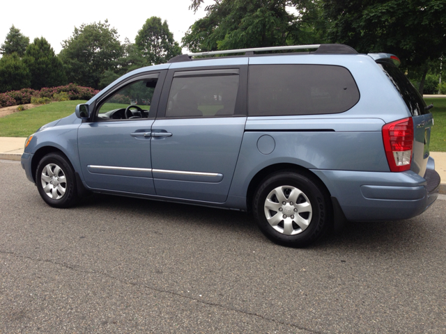 2008 Hyundai Entourage FWD 4dr Sport