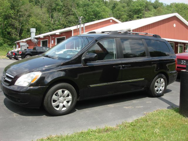 2008 Hyundai Entourage SLT 25