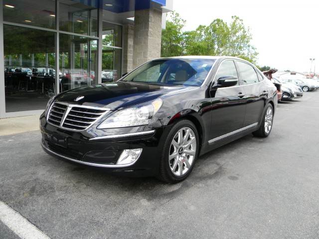 2011 Hyundai Equus AWD W/navigation 1 Owner Carfax