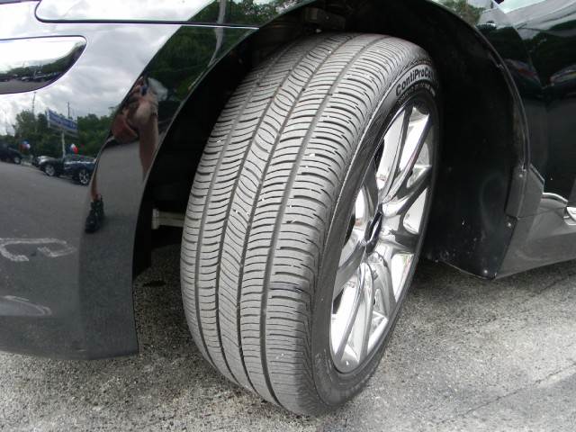 2011 Hyundai Equus AWD W/navigation 1 Owner Carfax