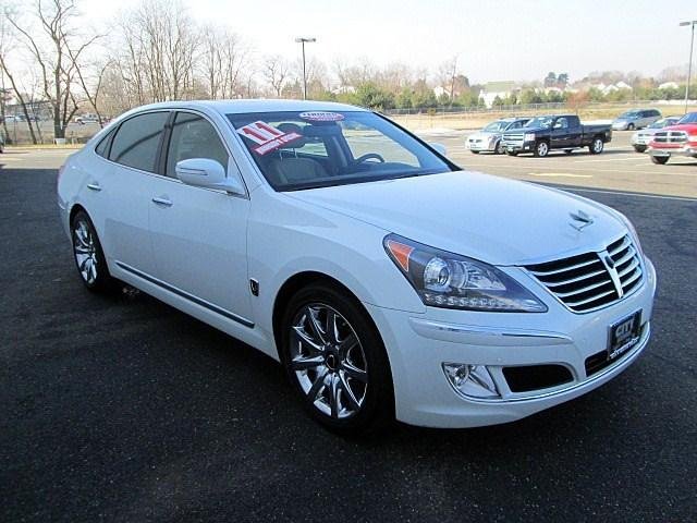 2011 Hyundai Equus AWD W/navigation 1 Owner Carfax