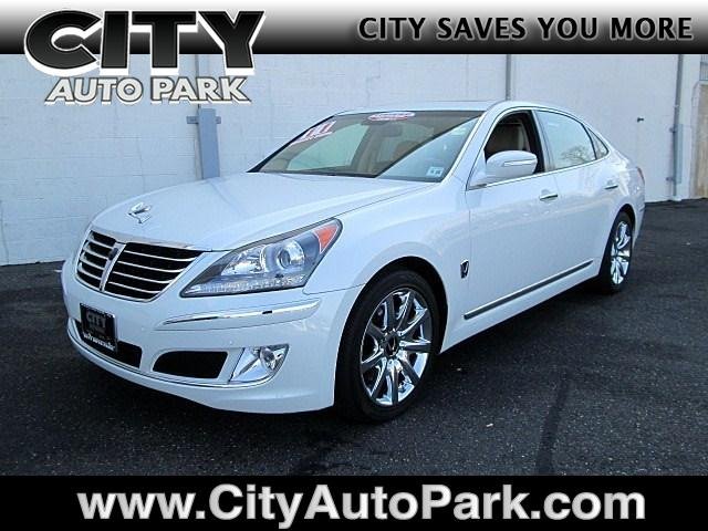 2011 Hyundai Equus AWD W/navigation 1 Owner Carfax