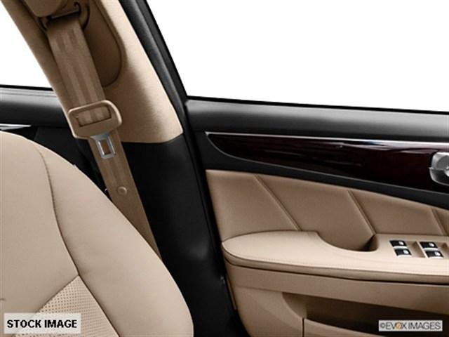 2011 Hyundai Equus AWD W/navigation 1 Owner Carfax