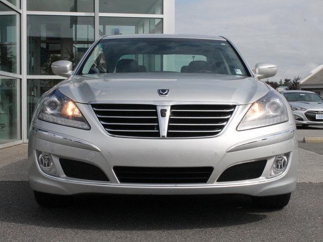 2011 Hyundai Equus AWD W/navigation 1 Owner Carfax