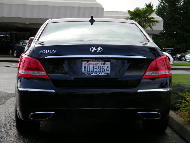 2011 Hyundai Equus AWD W/navigation 1 Owner Carfax