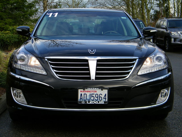 2011 Hyundai Equus AWD W/navigation 1 Owner Carfax