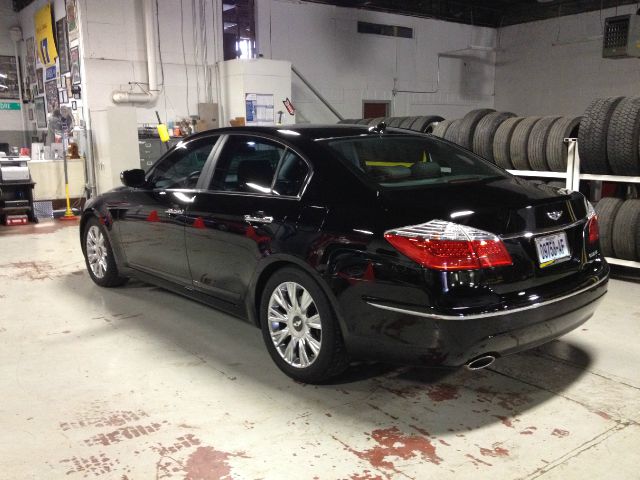 2009 Hyundai Genesis 1-LT