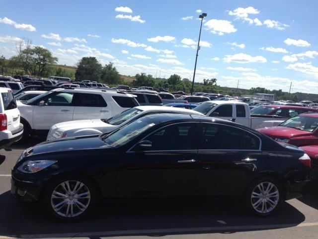 2010 Hyundai Genesis Base