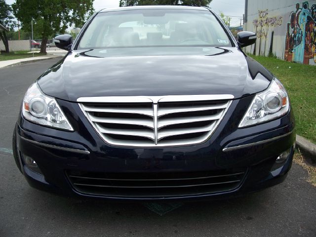 2010 Hyundai Genesis 1-LT