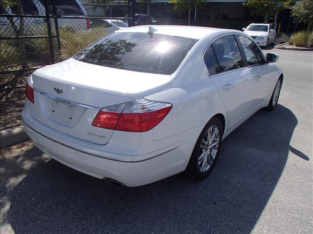 2011 Hyundai Genesis Crew Cab 4WD