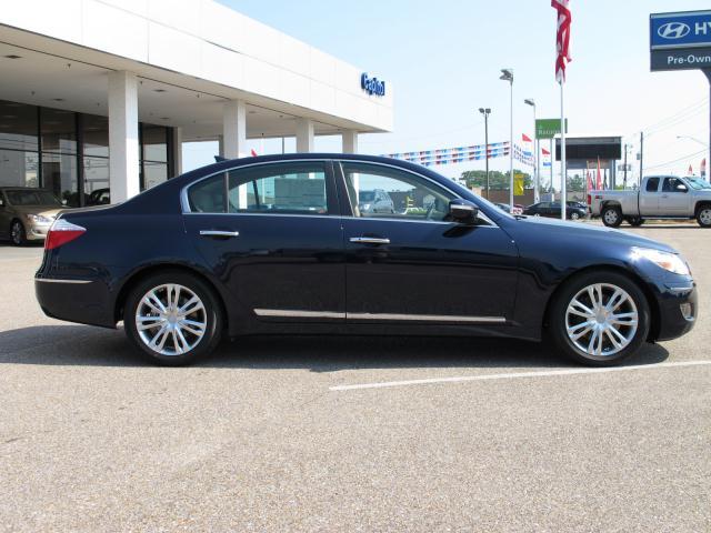 2011 Hyundai Genesis Unknown