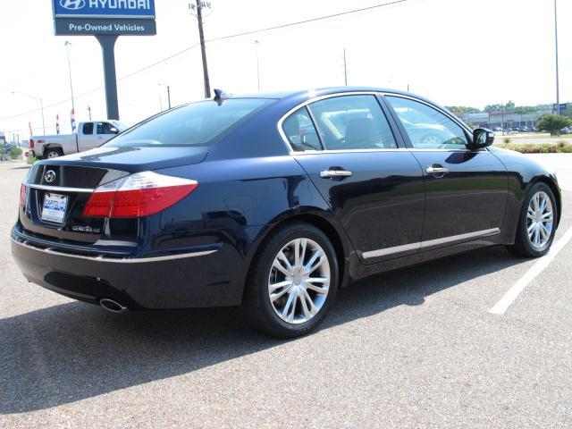 2011 Hyundai Genesis Unknown
