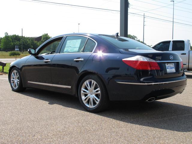 2011 Hyundai Genesis Unknown