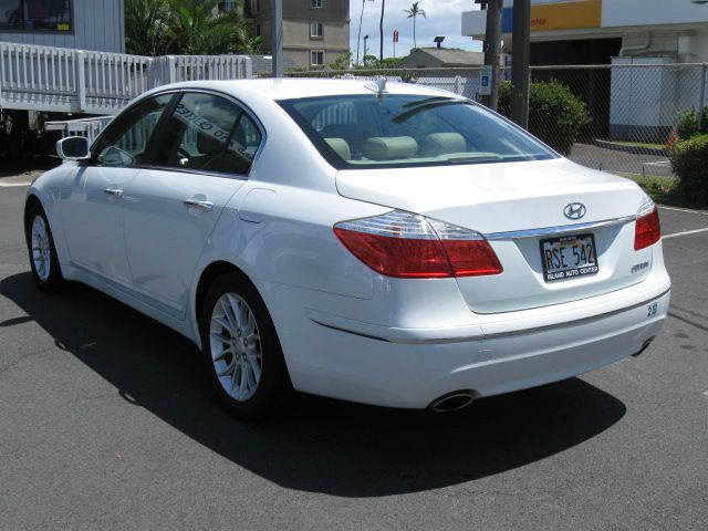 2011 Hyundai Genesis 1-LT