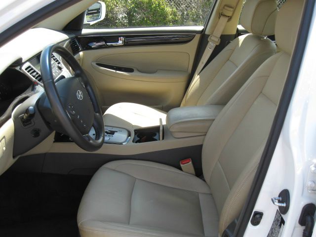 2011 Hyundai Genesis 1-LT