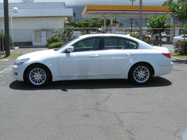 2011 Hyundai Genesis 1-LT