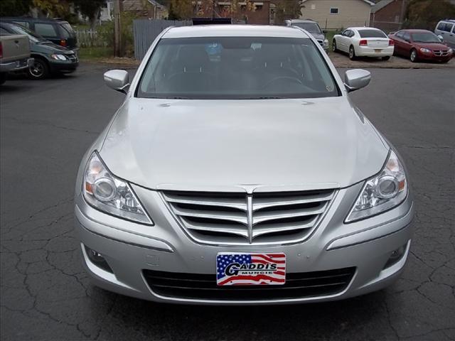 2011 Hyundai Genesis 4dr 4WD Limited