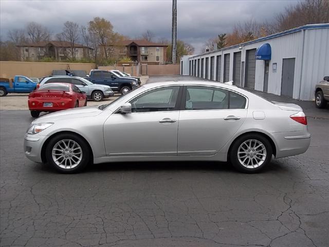 2011 Hyundai Genesis 4dr 4WD Limited
