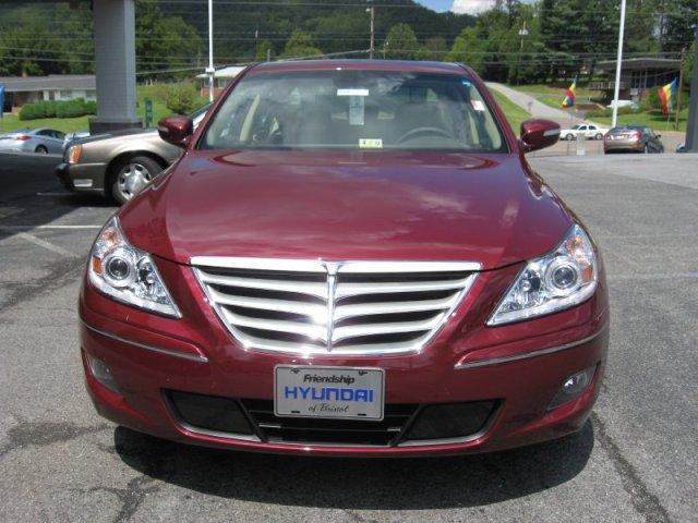 2011 Hyundai Genesis Adventurer Model 4WD