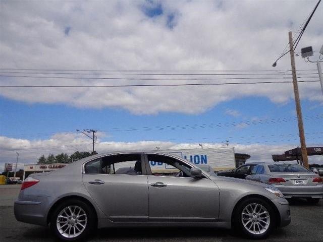 2011 Hyundai Genesis Adventurer Model 4WD