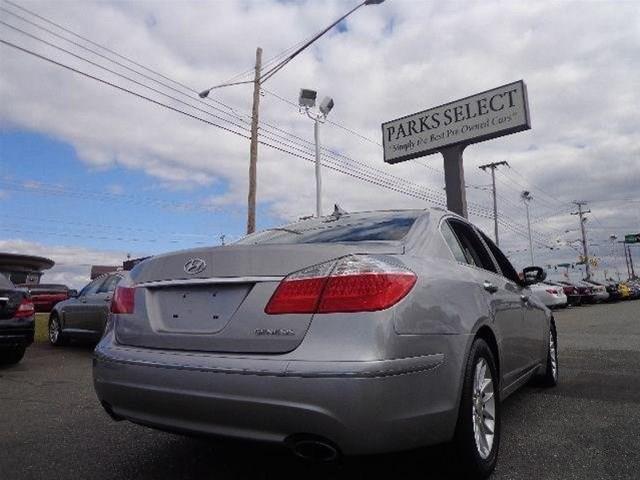 2011 Hyundai Genesis Adventurer Model 4WD