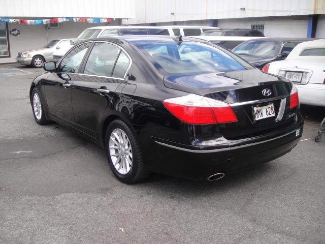 2011 Hyundai Genesis 1-LT