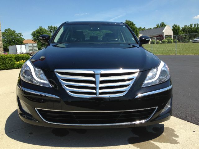 2012 Hyundai Genesis 1-LT