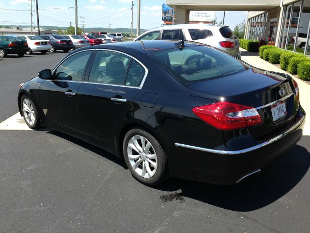 2012 Hyundai Genesis 1-LT
