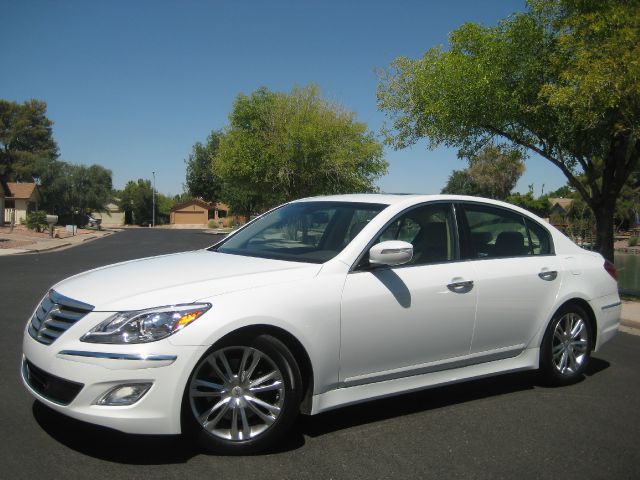 2012 Hyundai Genesis 1-LT