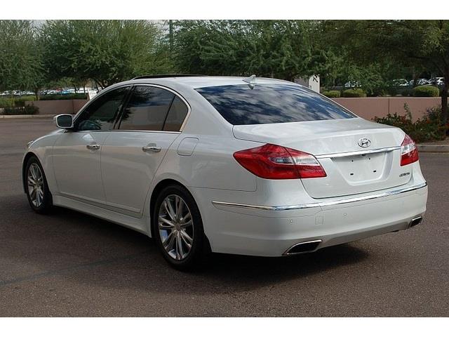 2012 Hyundai Genesis 4dr 4WD Limited