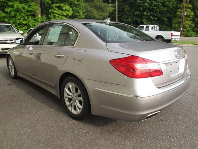 2012 Hyundai Genesis Adventurer Model 4WD