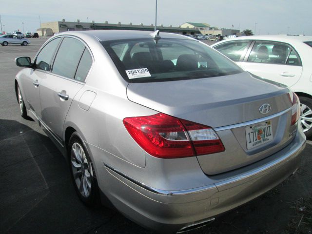 2012 Hyundai Genesis 1-LT