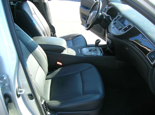 2012 Hyundai Genesis 1-LT