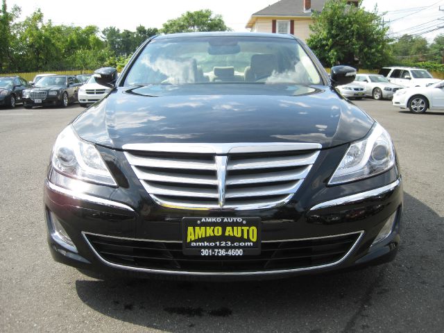 2013 Hyundai Genesis 1-LT