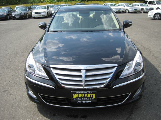 2013 Hyundai Genesis 1-LT