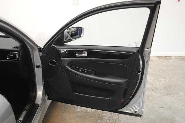 2013 Hyundai Genesis Adventurer Model 4WD