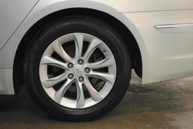 2013 Hyundai Genesis Adventurer Model 4WD