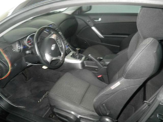 2010 Hyundai Genesis Coupe ALL Wheel Drive..v-6..local Trade