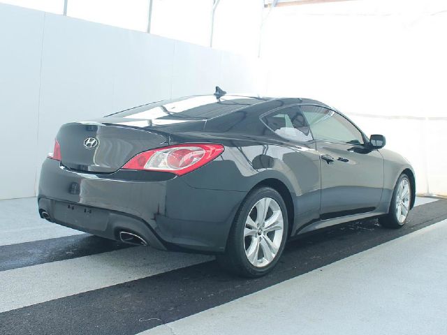 2010 Hyundai Genesis Coupe ALL Wheel Drive..v-6..local Trade